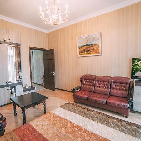 Walk Everywhere! Tiflis Exterior foto